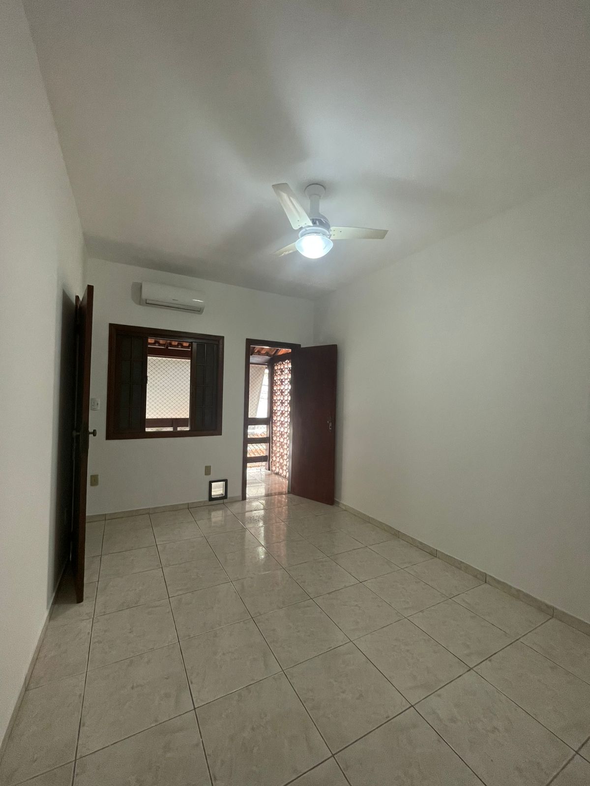 Suíte 1 — Ar-condicionado